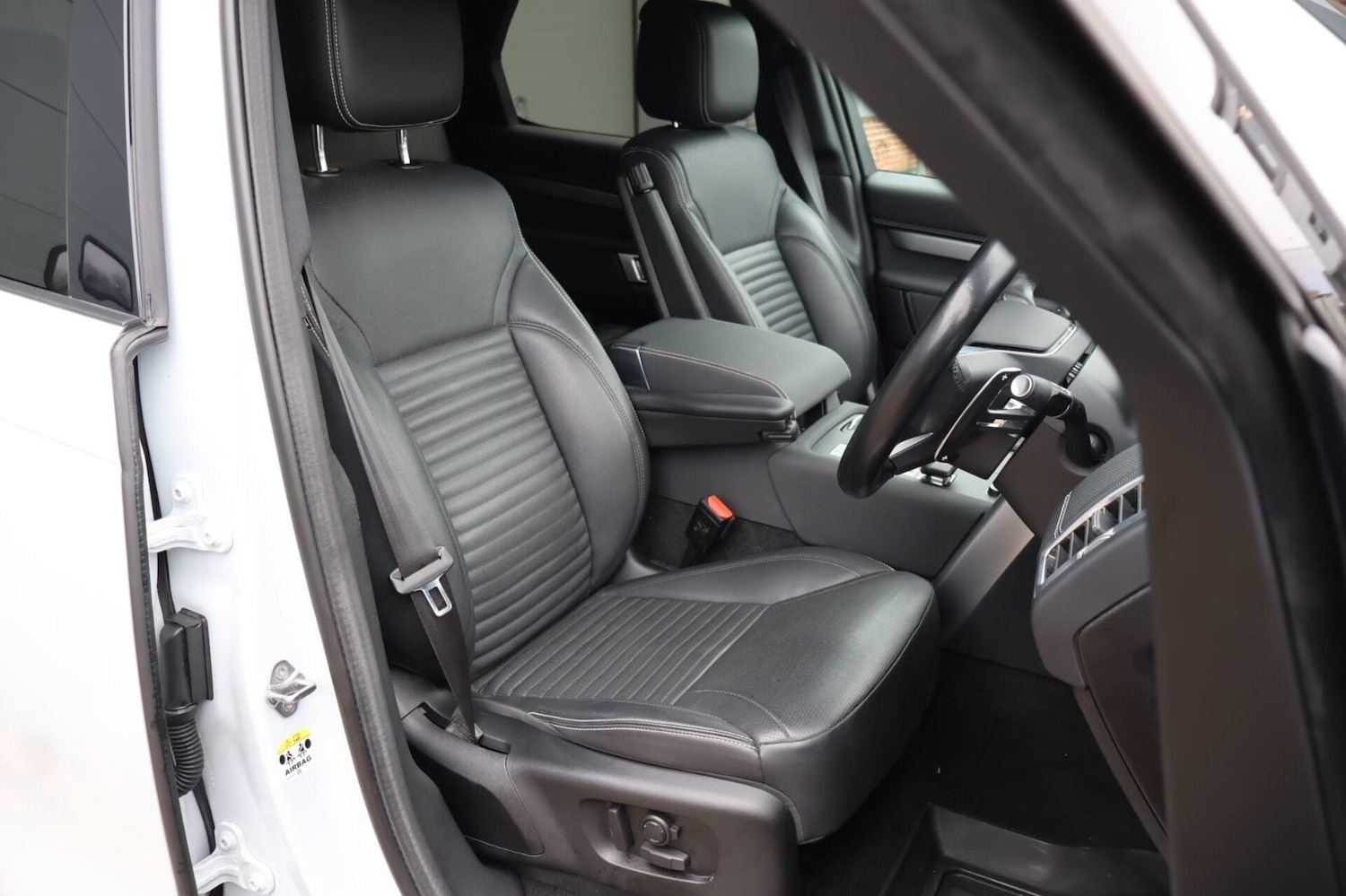 Used Land Rover Discovery 2023 for sale - 77233637: Photo 15