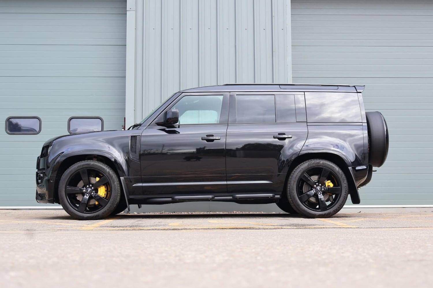 Used Land Rover Defender 2024 for sale - 78121717: Photo 10