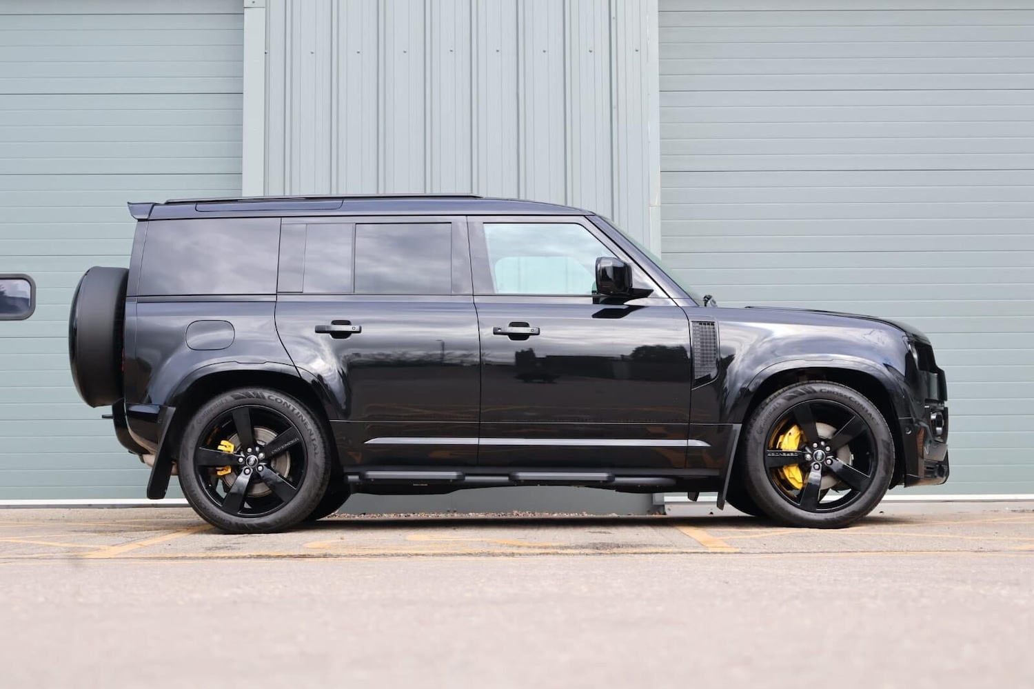 Used Land Rover Defender 2024 for sale - 78121717: Photo 8