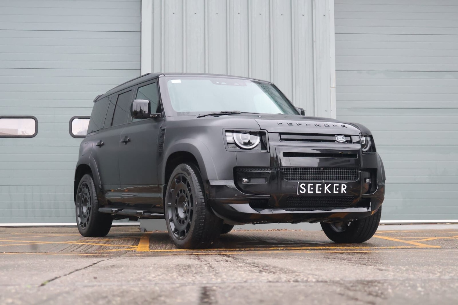 Used Land Rover Defender 110 2025 for sale - 76957113: Photo 3