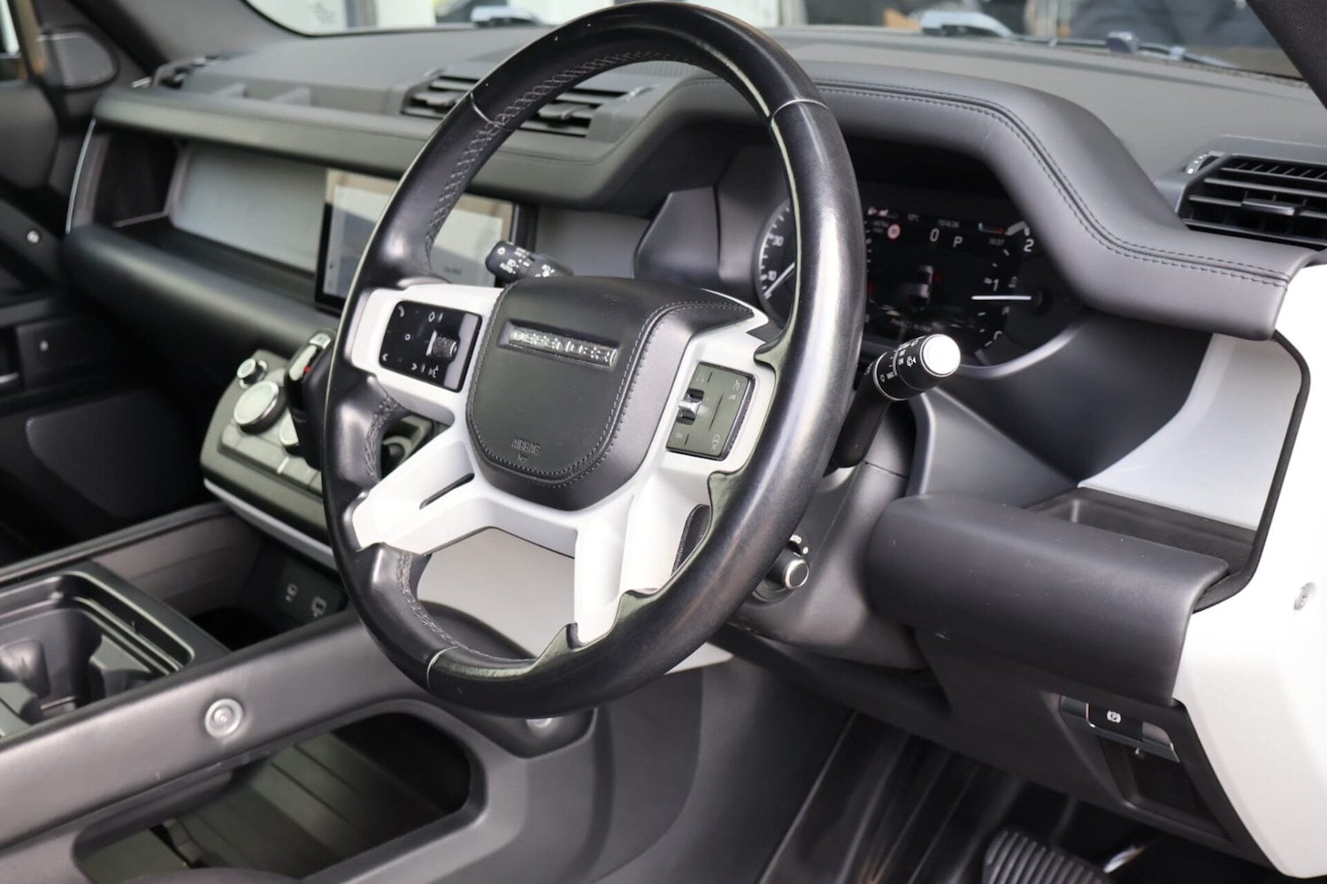 Used Land Rover Defender 2022 for sale - 78210147: Photo 12