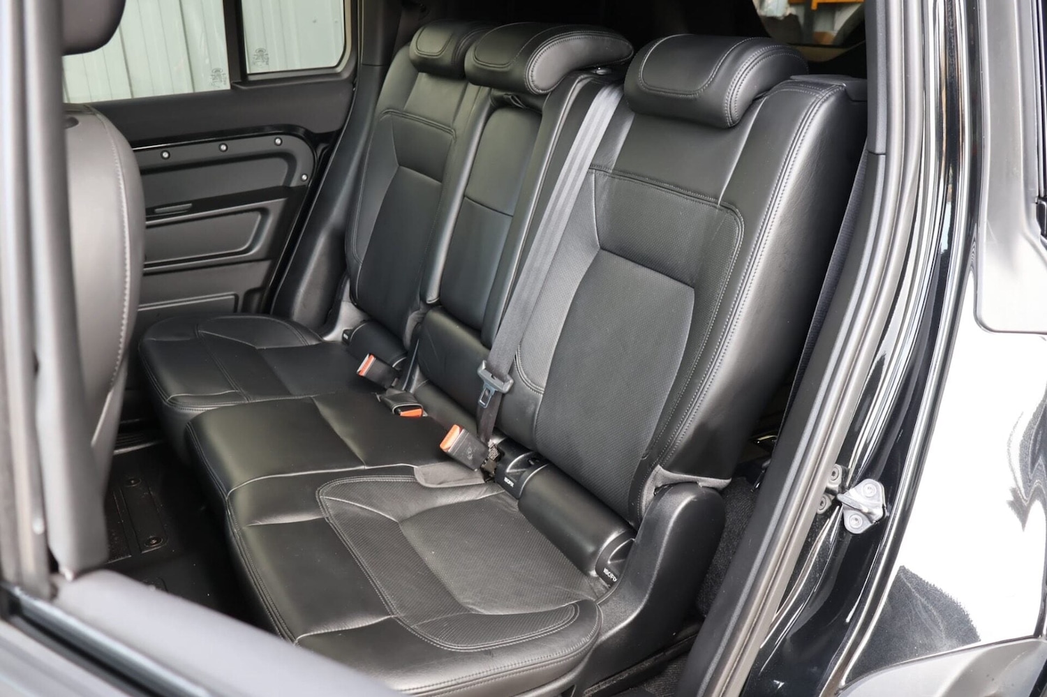 Used Land Rover Defender 2022 for sale - 78210147: Photo 17