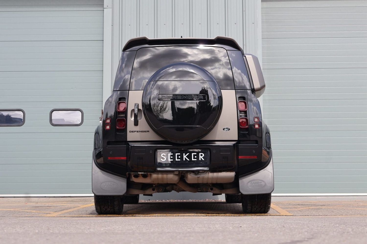 Used Land Rover Defender 2022 for sale - 78210147: Photo 4