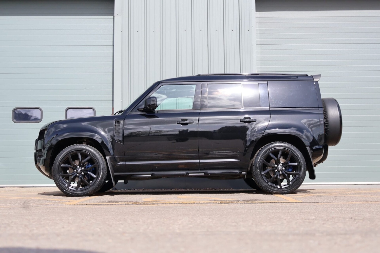 Used Land Rover Defender 2022 for sale - 78210147: Photo 6