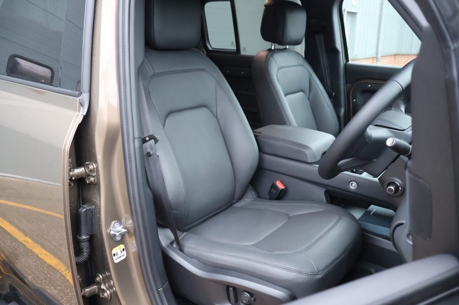 Used Land Rover Defender 110 2026 for sale - 77517638: Photo 21