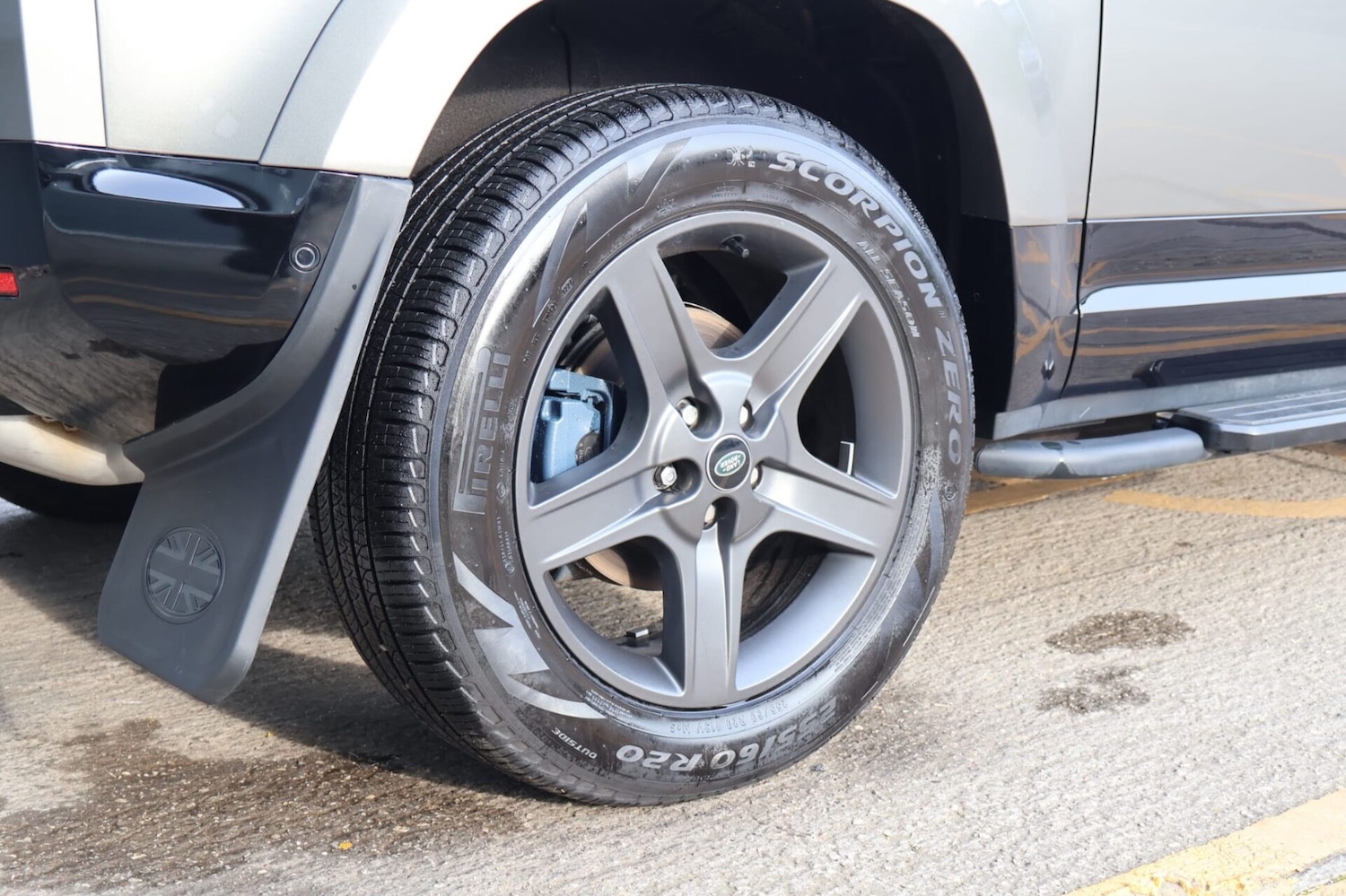 Used Land Rover Defender 90 2021 for sale - 77983649: Photo 10