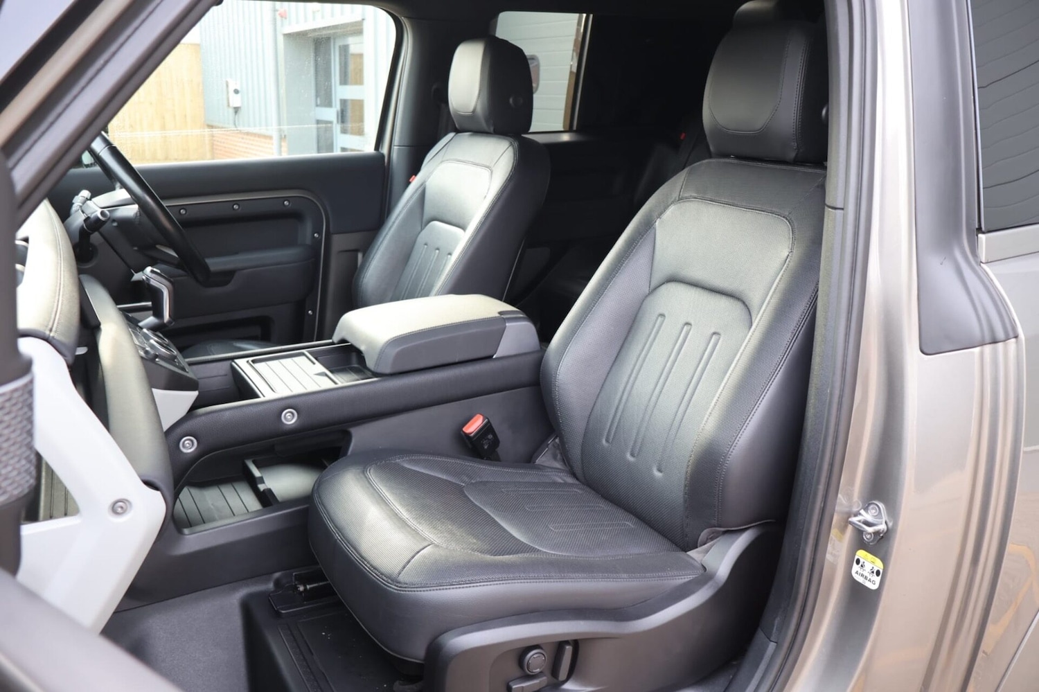 Used Land Rover Defender 90 2021 for sale - 77983649: Photo 22