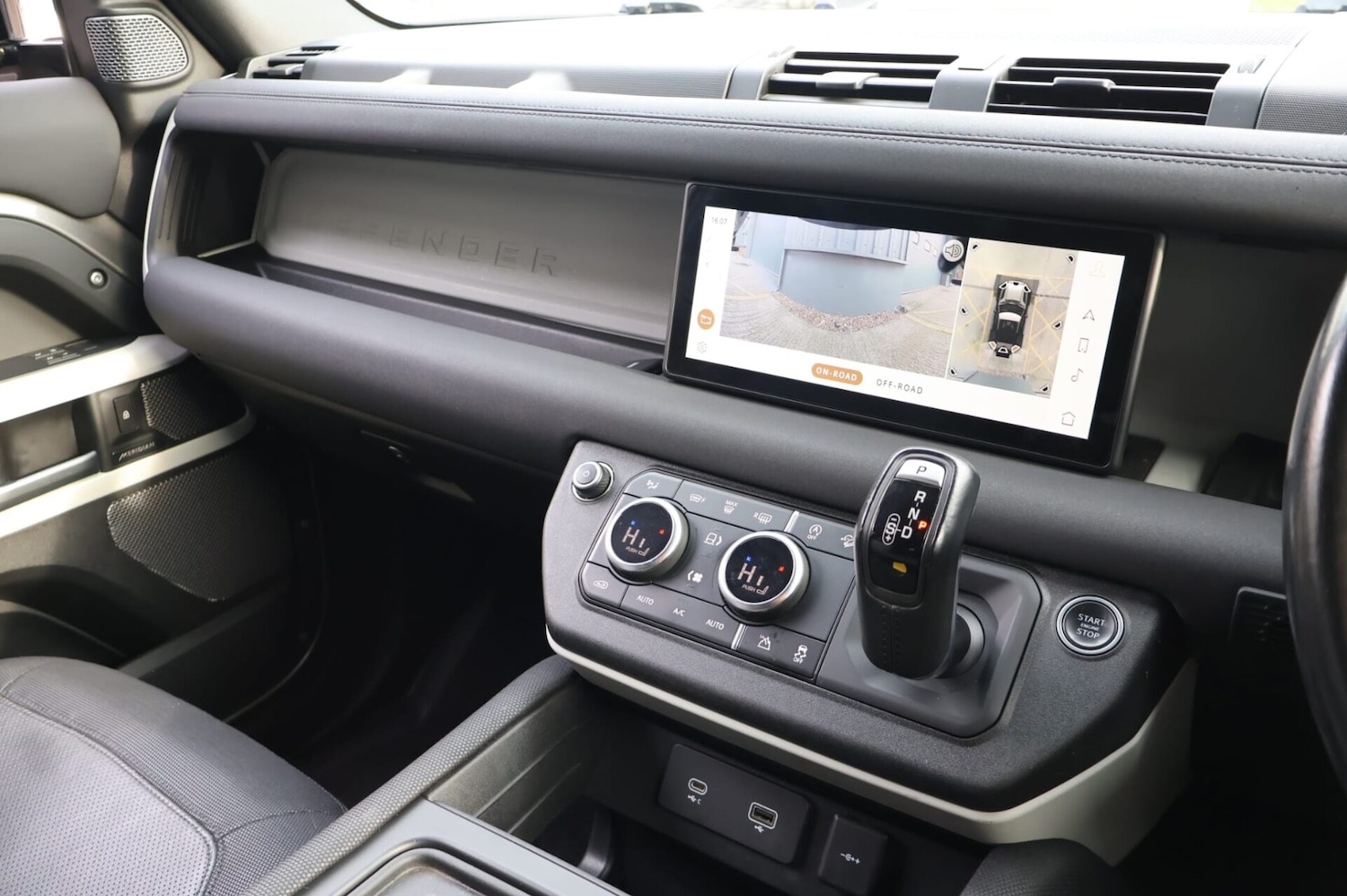 Used Land Rover Defender 90 2021 for sale - 77983649: Photo 24