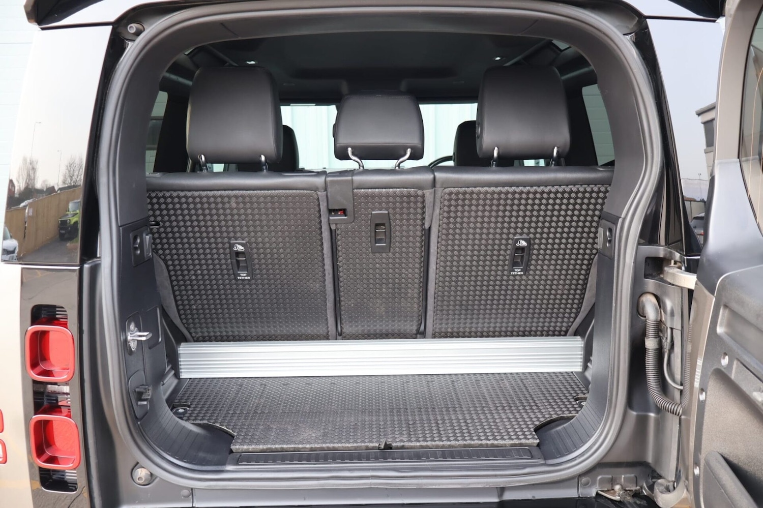 Used Land Rover Defender 90 2021 for sale - 77983649: Photo 27