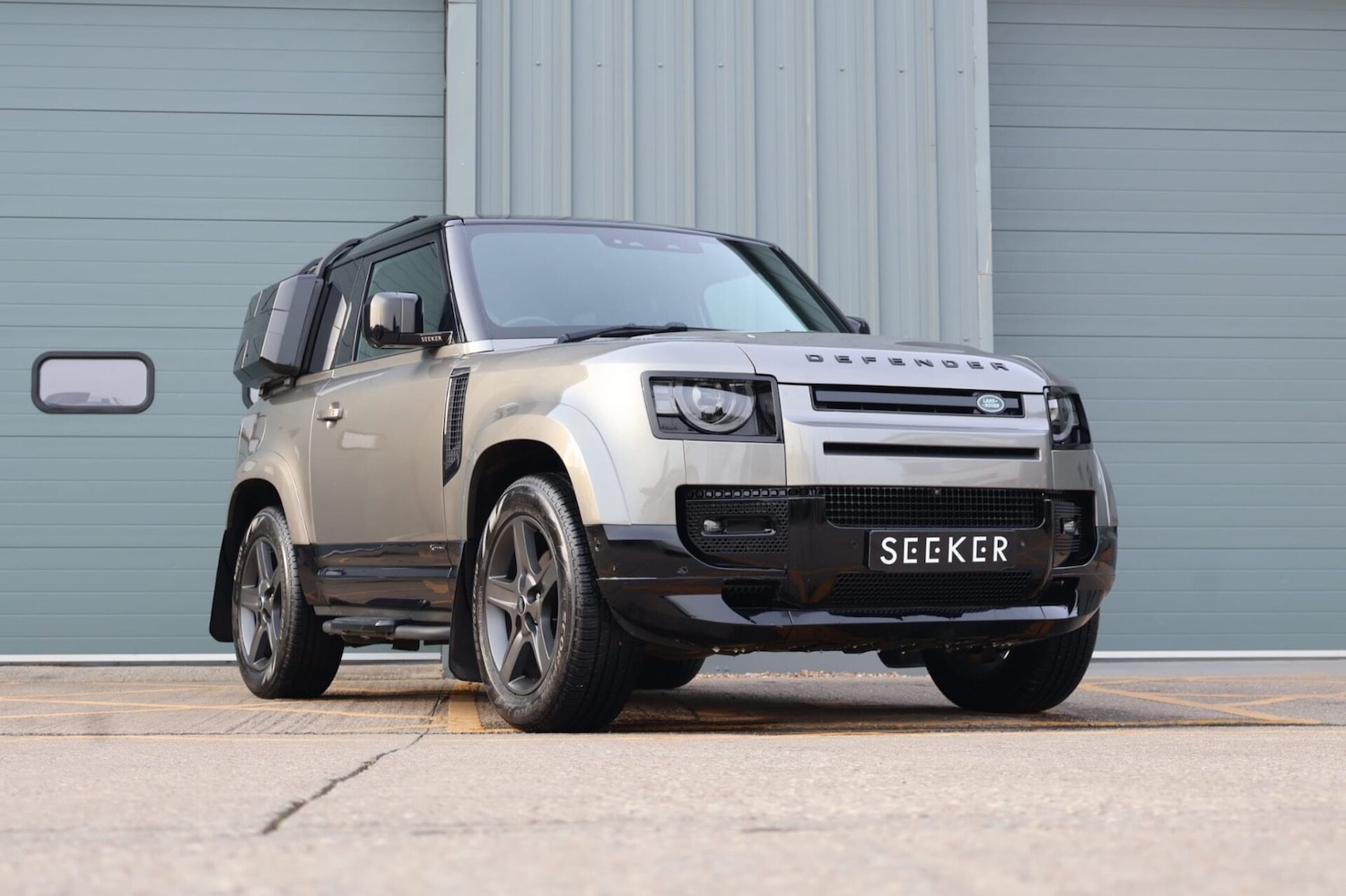 Used Land Rover Defender 90 2021 for sale - 77983649: Photo 3