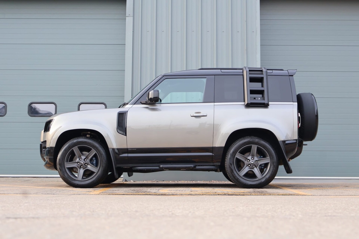 Used Land Rover Defender 90 2021 for sale - 77983649: Photo 7