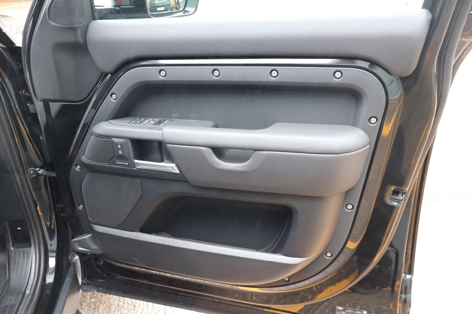 Used Land Rover Defender 110 2026 for sale - 77517635: Photo 21