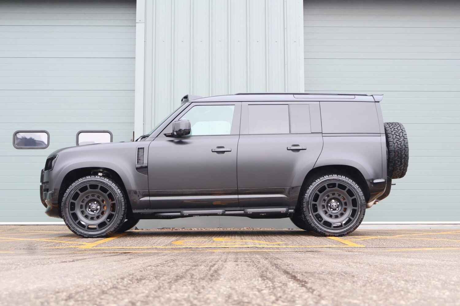 Used Land Rover Defender 110 2026 for sale - 77517635: Photo 7