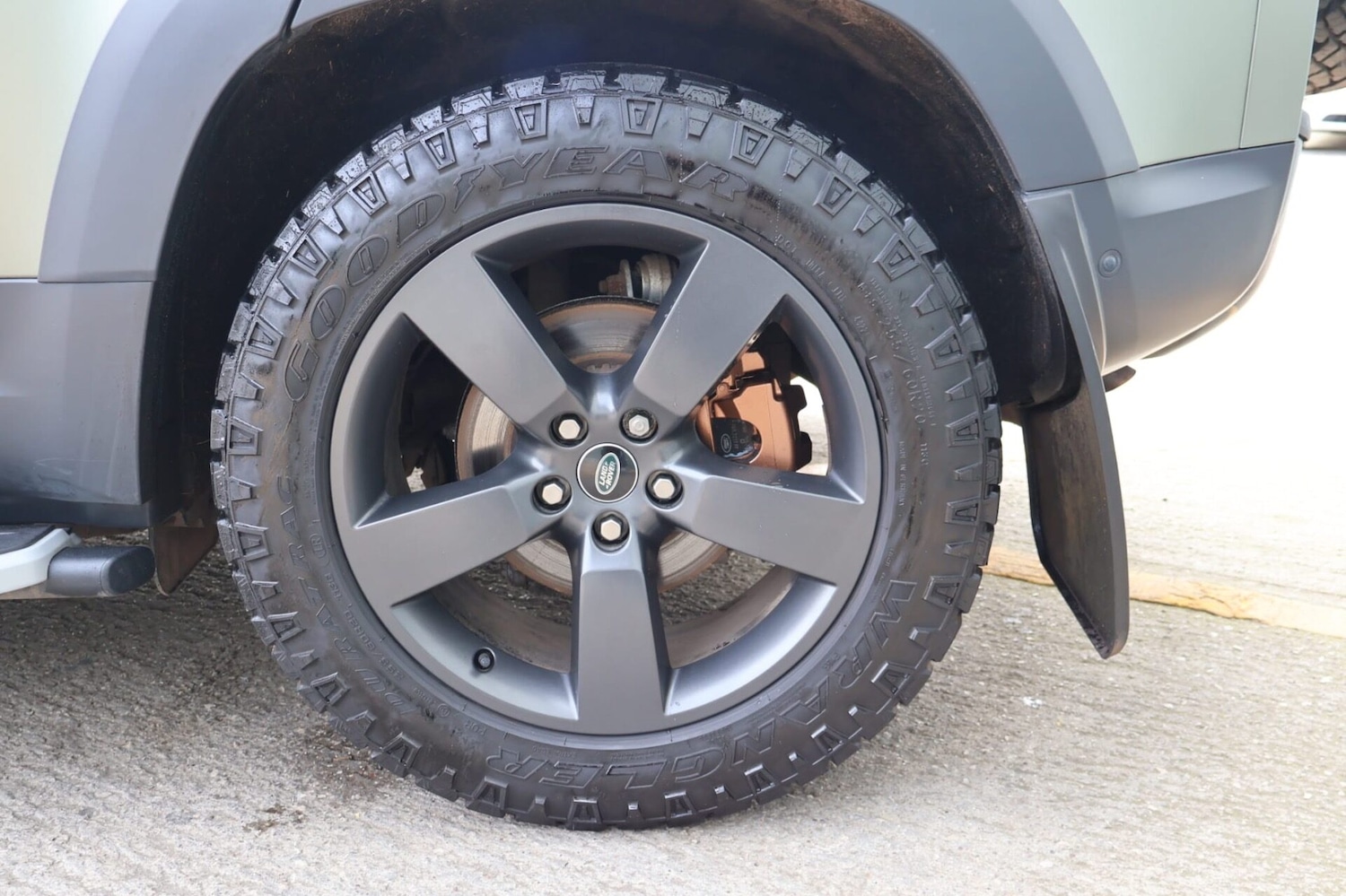 Used Land Rover Defender 110 2021 for sale - 78011054: Photo 6