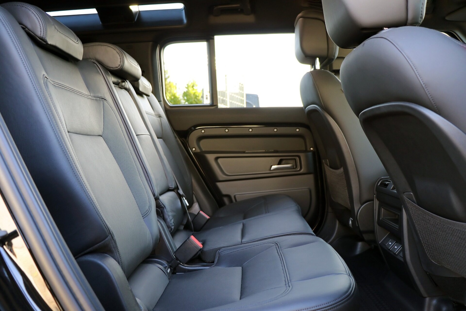 Used Land Rover Defender 110 for sale - 76844883: Photo 16