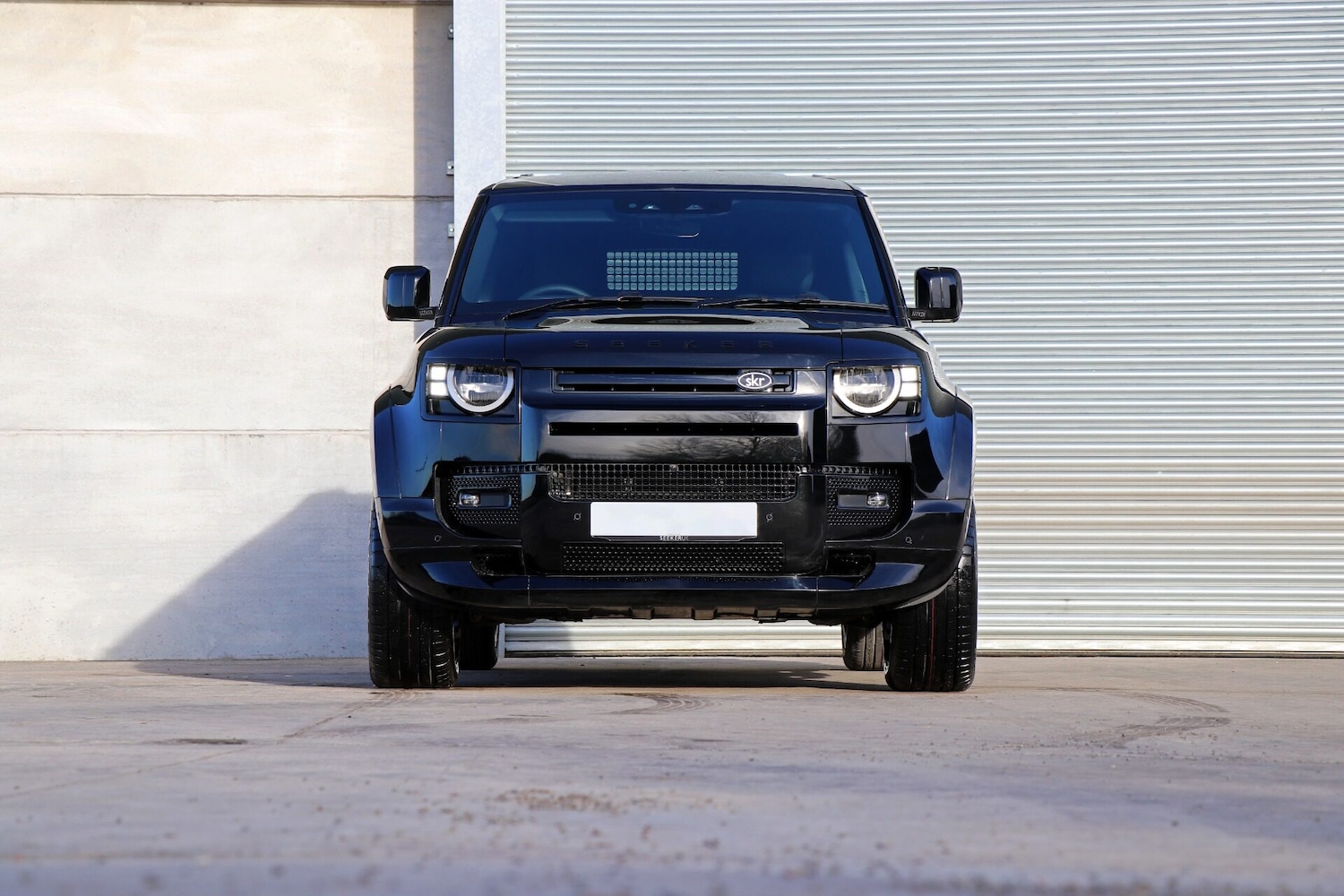 Used Land Rover Defender 110 for sale - 76844883: Photo 2