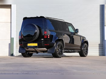 Used Land Rover Defender 110 2026 for sale - 76844883: Photo