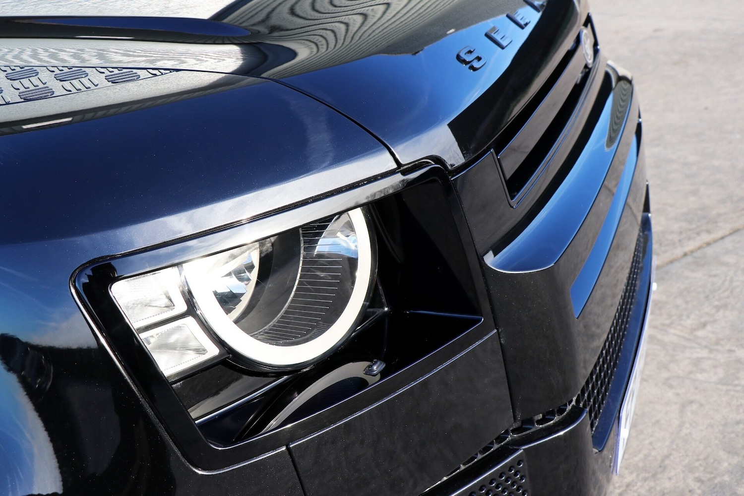 Used Land Rover Defender 110 for sale - 76844883: Photo 8