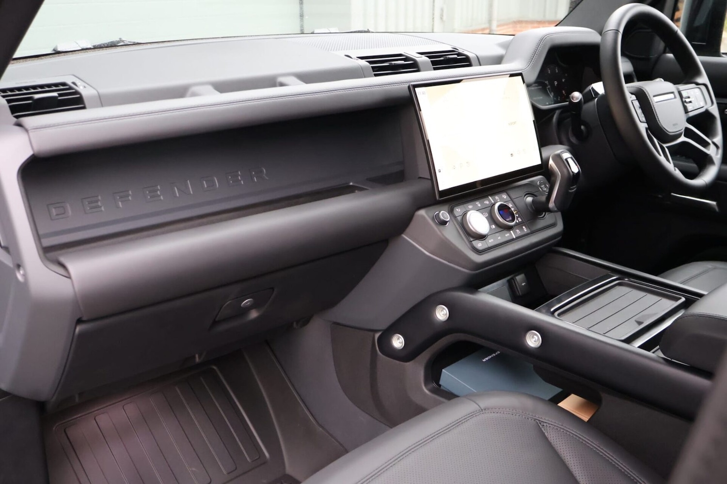 Used Land Rover Defender 2025 for sale - 77391780: Photo 25