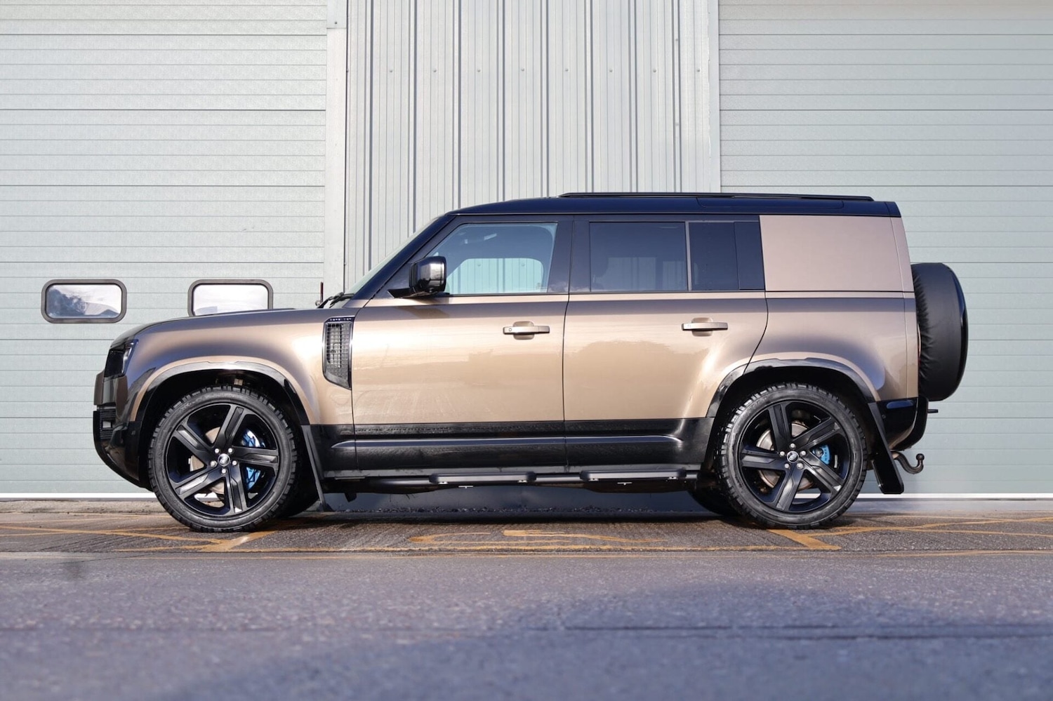 Used Land Rover Defender 2024 for sale - 77363341: Photo 4