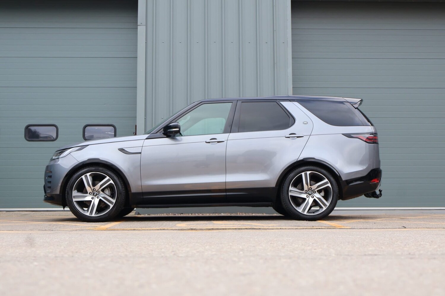 Used Land Rover Discovery 2023 for sale - 77666055: Photo 6