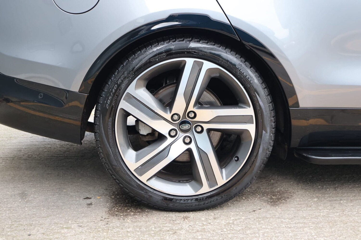 Used Land Rover Discovery 2023 for sale - 77666055: Photo 7