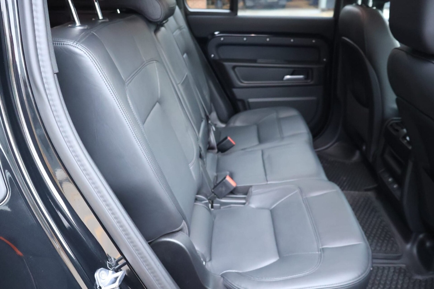 Used Land Rover Defender 2025 for sale - 76853918: Photo 17