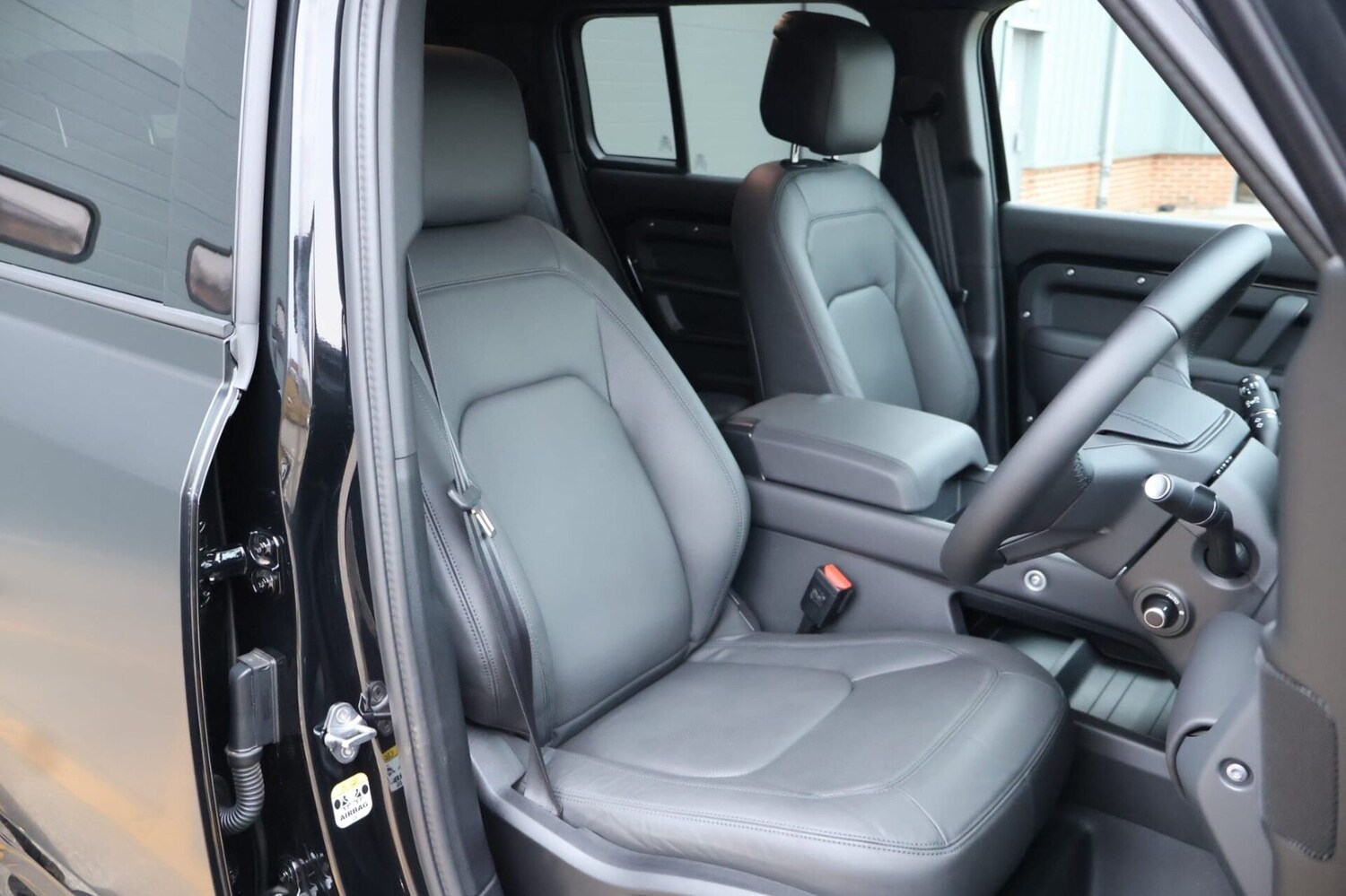 Used Land Rover Defender 2025 for sale - 76853918: Photo 21