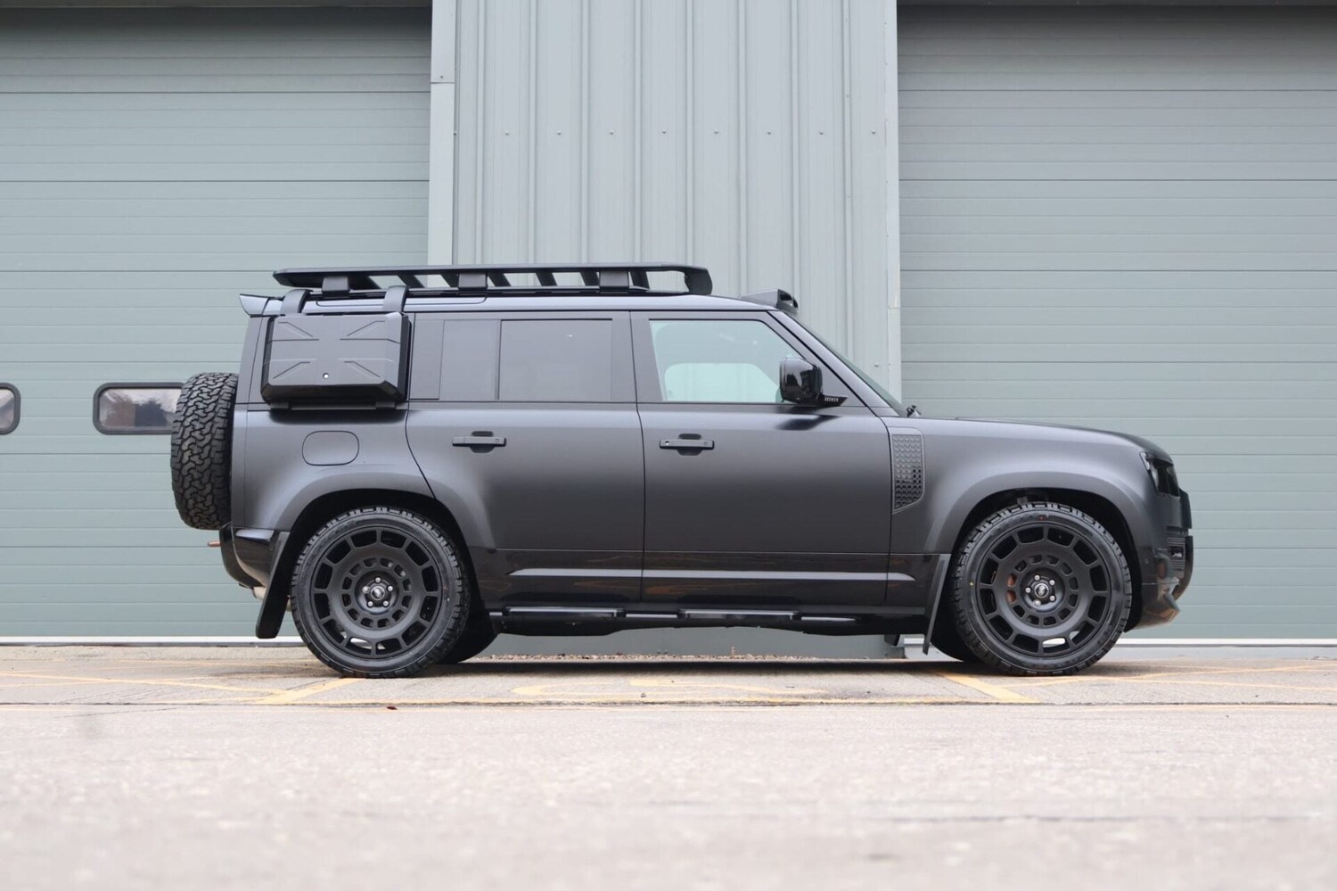 Used Land Rover Defender 2025 for sale - 76853918: Photo 32