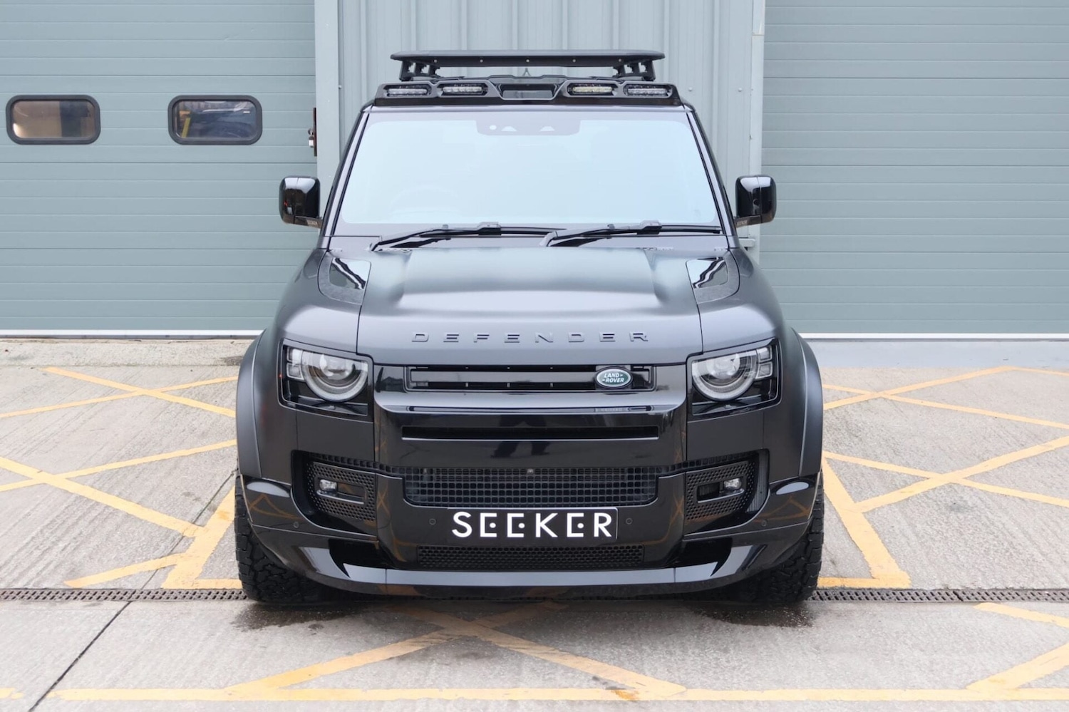 Used Land Rover Defender 2025 for sale - 76853918: Photo 4