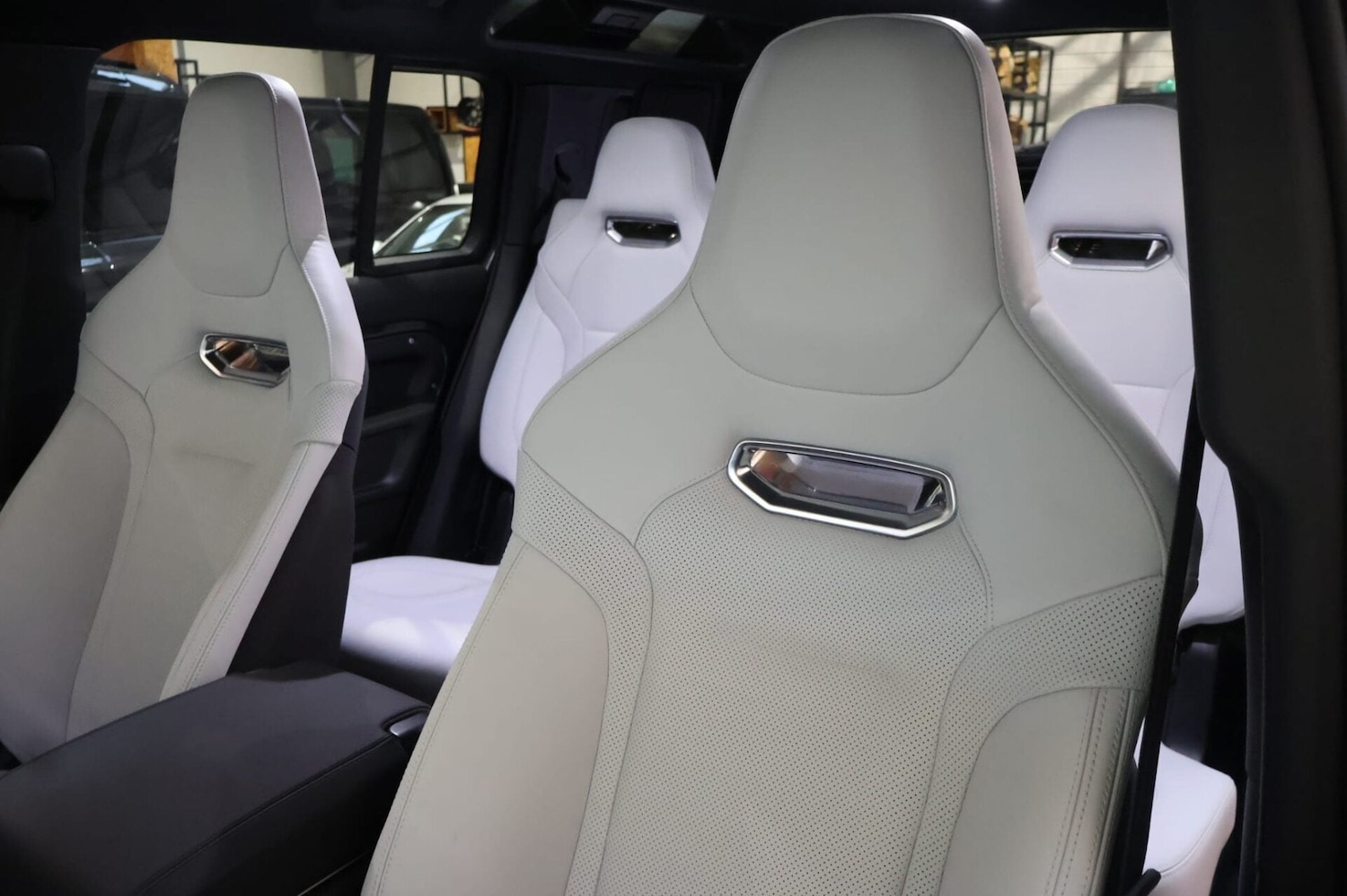 Used Land Rover Defender 110 for sale - 76968497: Photo 21