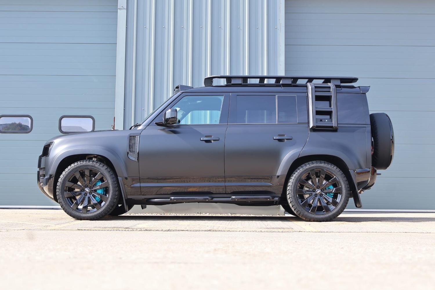 Used Land Rover Defender 110 for sale - 76844885: Photo 14