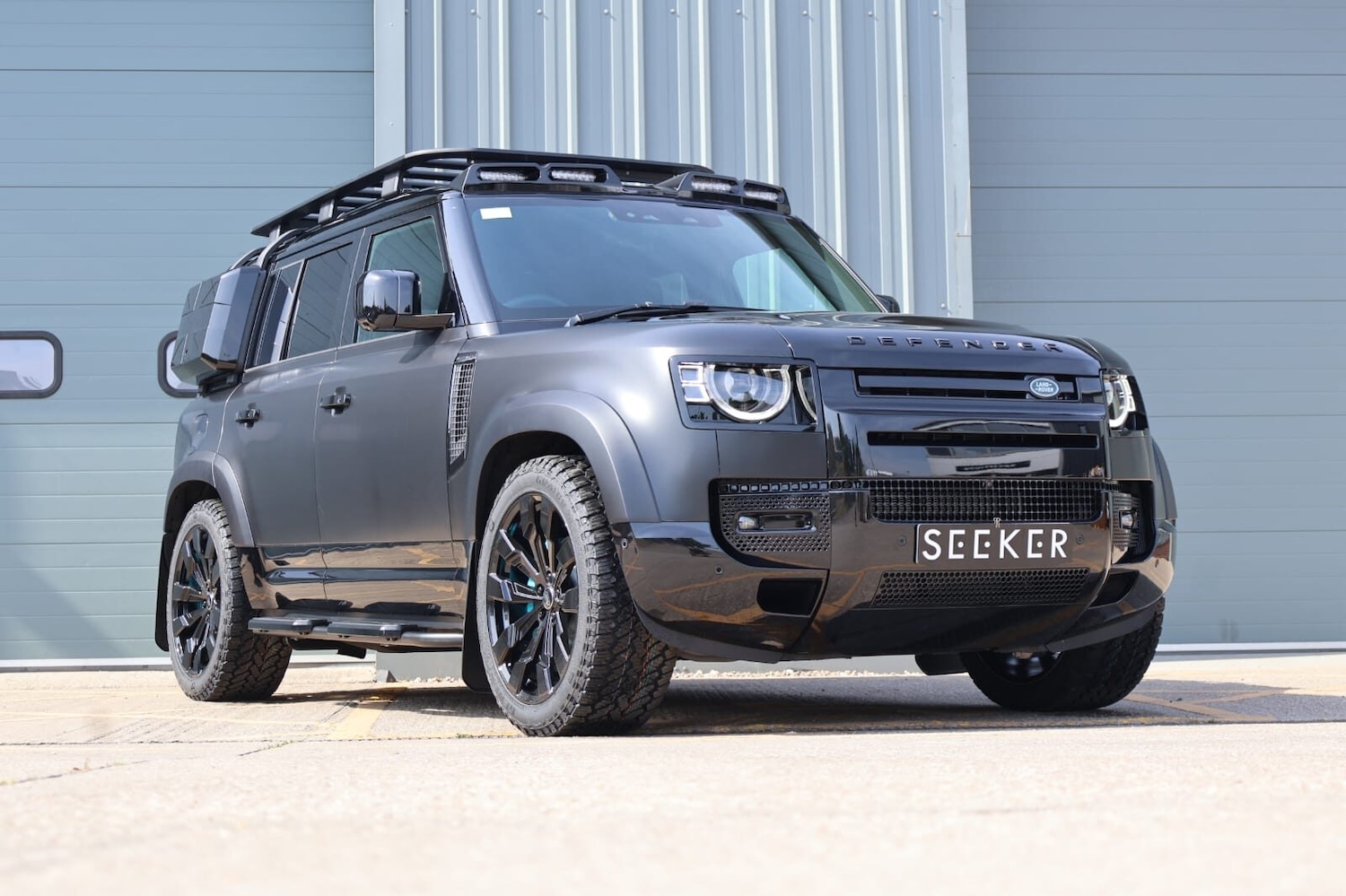 Used Land Rover Defender 110 for sale - 76844885: Photo 3