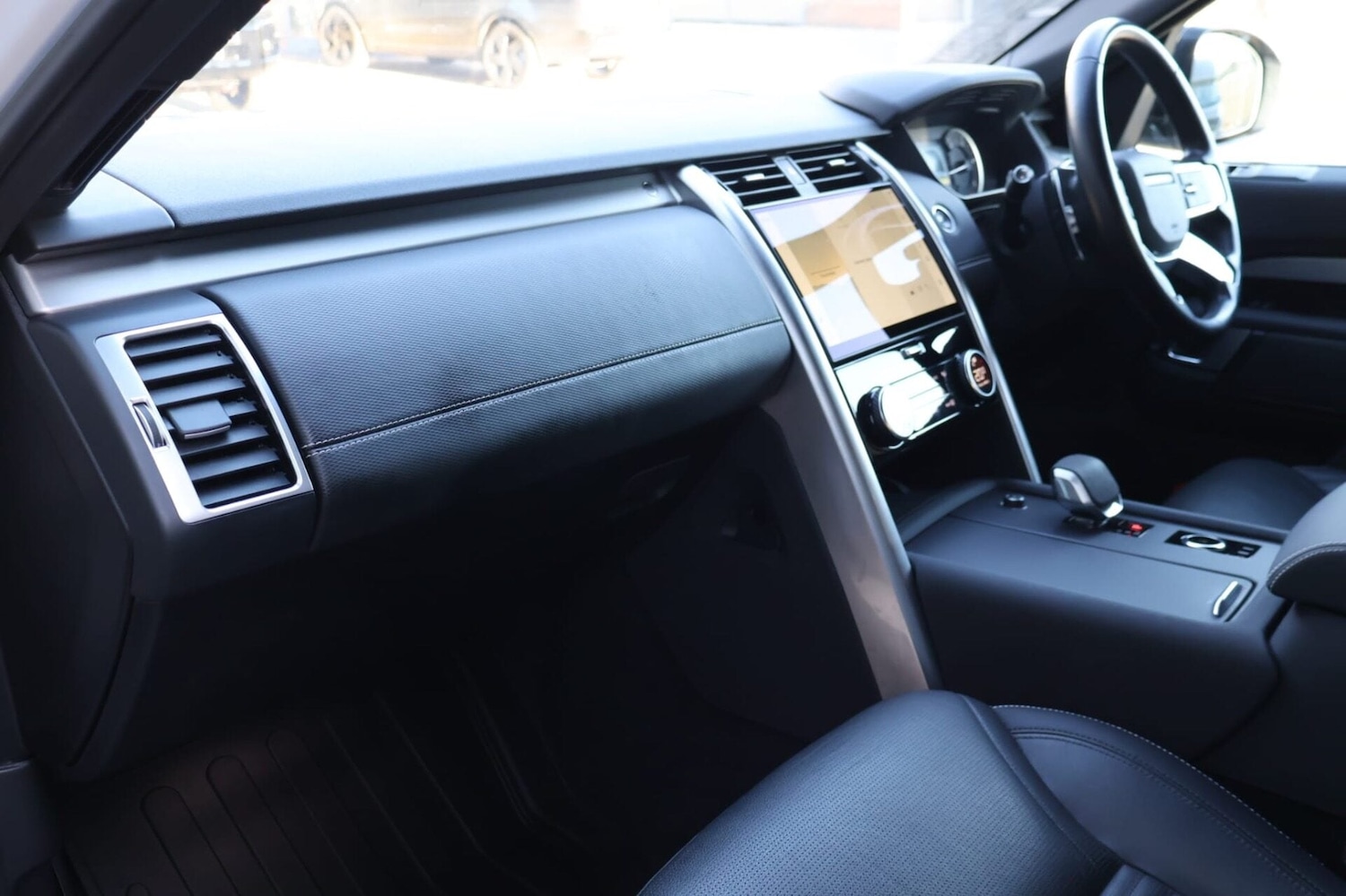 Used Land Rover Discovery 2023 for sale - 77846656: Photo 17