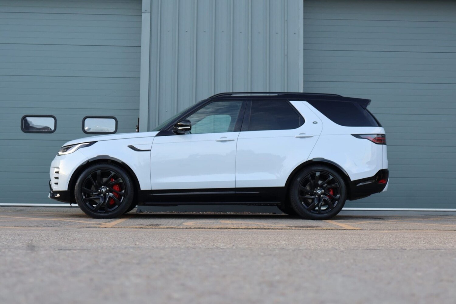 Used Land Rover Discovery 2023 for sale - 77846656: Photo 9