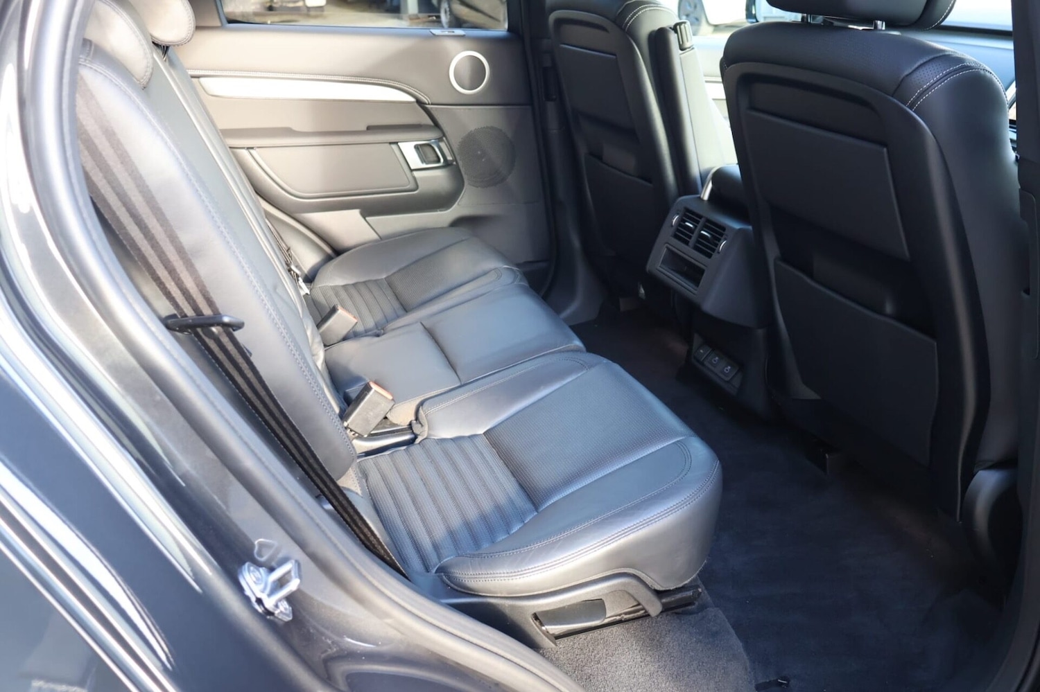 Used Land Rover Discovery 2026 for sale - 78025567: Photo 11