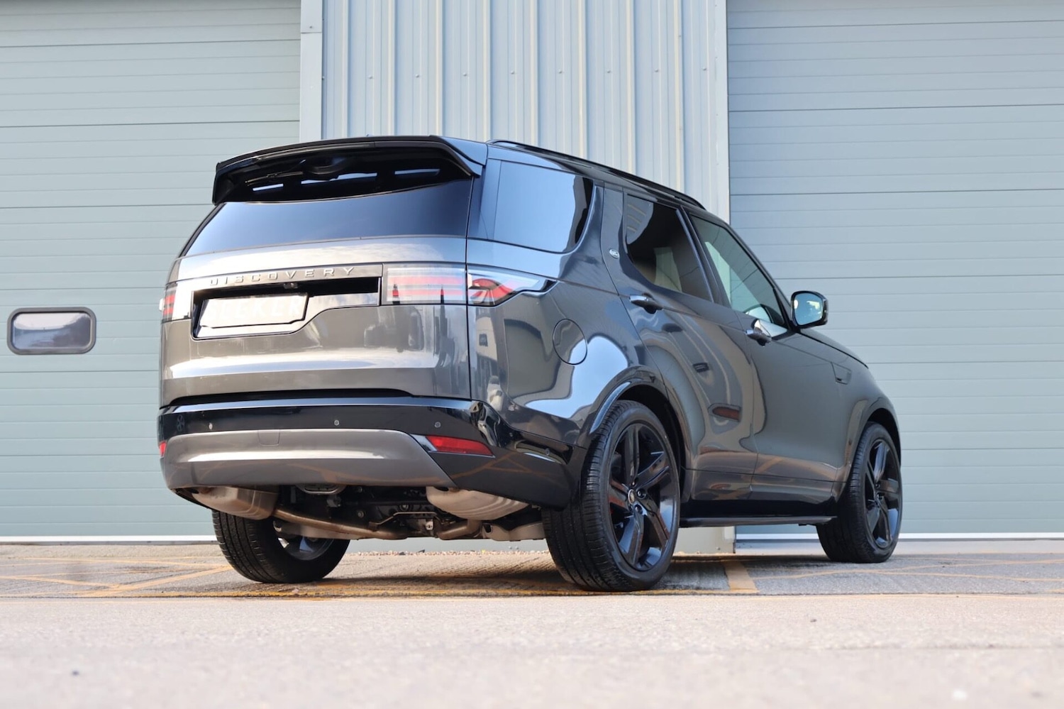 Used Land Rover Discovery 2026 for sale - 78025567: Photo 4