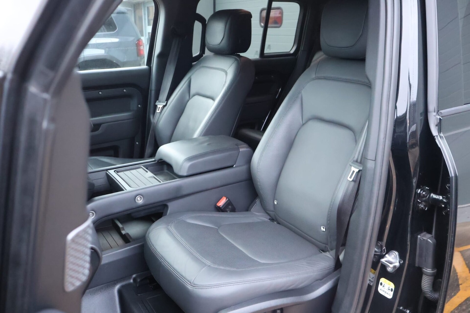 Used Land Rover Defender 2023 for sale - 76957117: Photo 20