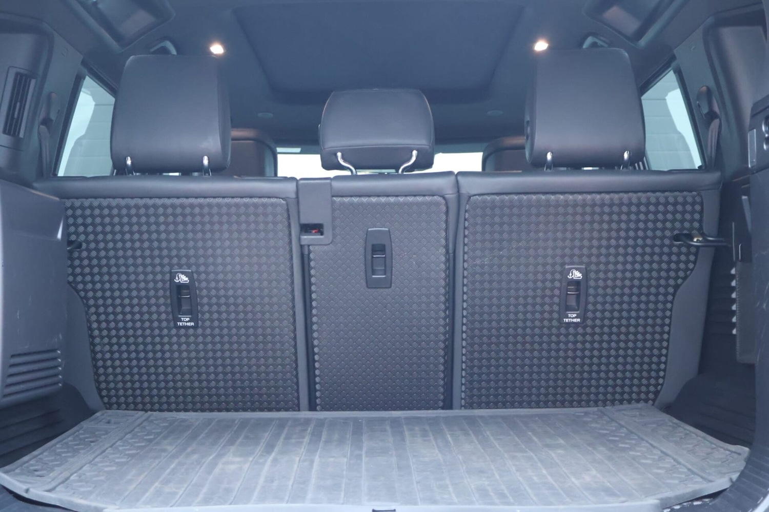 Used Land Rover Defender 2023 for sale - 76957117: Photo 29