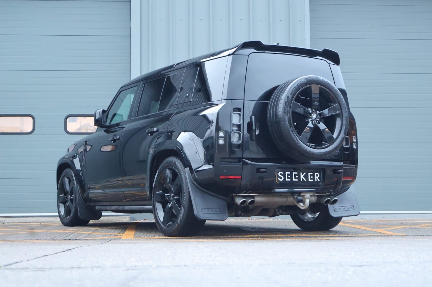 Used Land Rover Defender 2023 for sale - 76957117: Photo 4