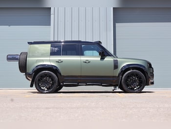 Used Land Rover Defender 110 2026 for sale - 79111624: Photo