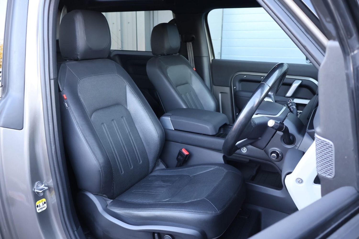 Used Land Rover Defender 2021 for sale - 76662578: Photo 17