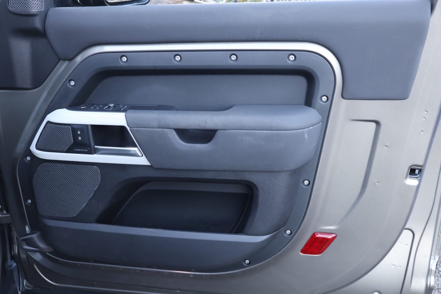 Used Land Rover Defender 2021 for sale - 76662578: Photo 19