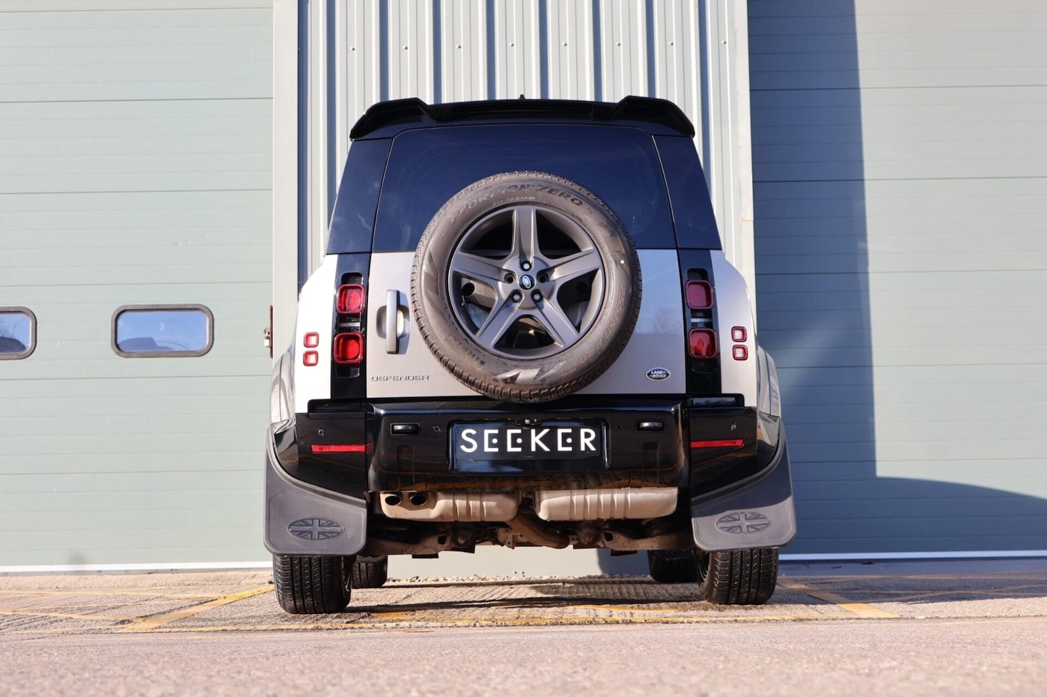 Used Land Rover Defender 2021 for sale - 76662578: Photo 4