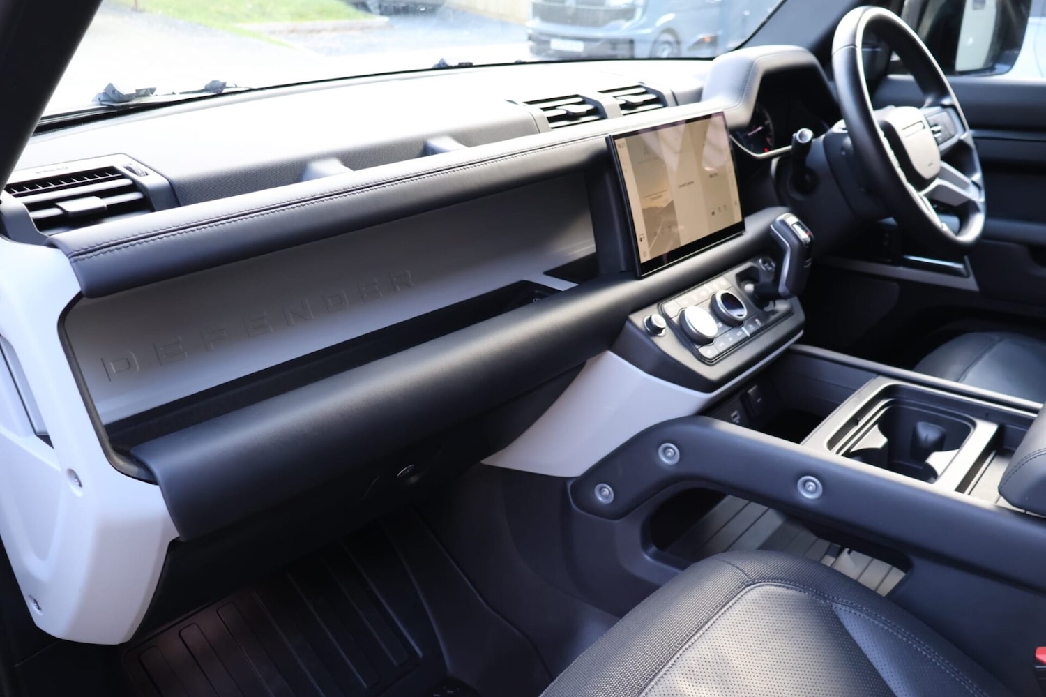 Used Land Rover Defender 110 2023 for sale - 77742661: Photo 24