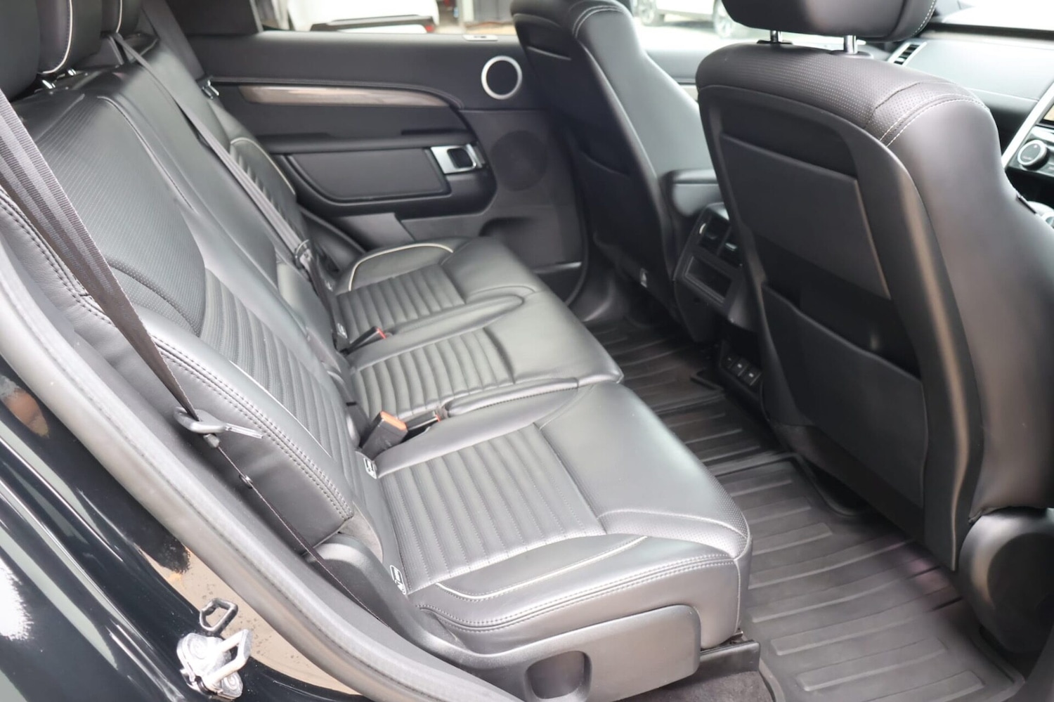 Used Land Rover Discovery 2023 for sale - 77873518: Photo 16