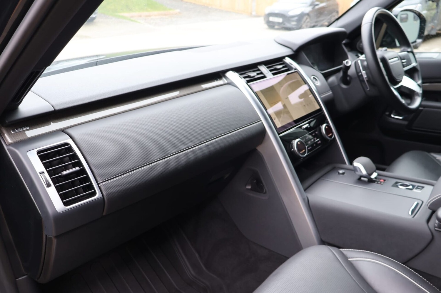 Used Land Rover Discovery 2023 for sale - 77873518: Photo 17