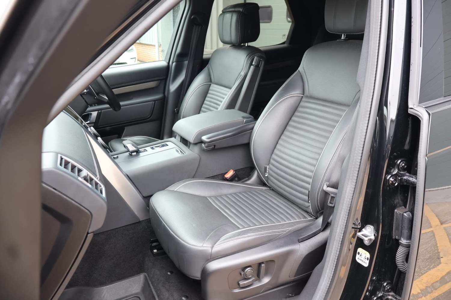 Used Land Rover Discovery 2023 for sale - 77873518: Photo 20