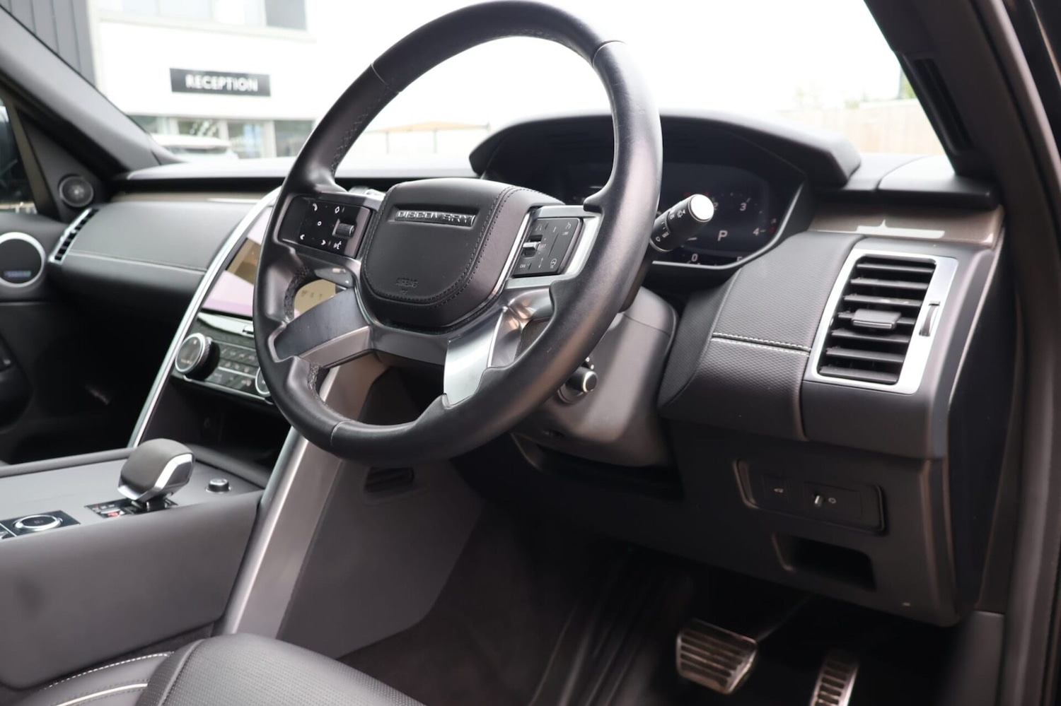 Used Land Rover Discovery 2023 for sale - 77873518: Photo 5