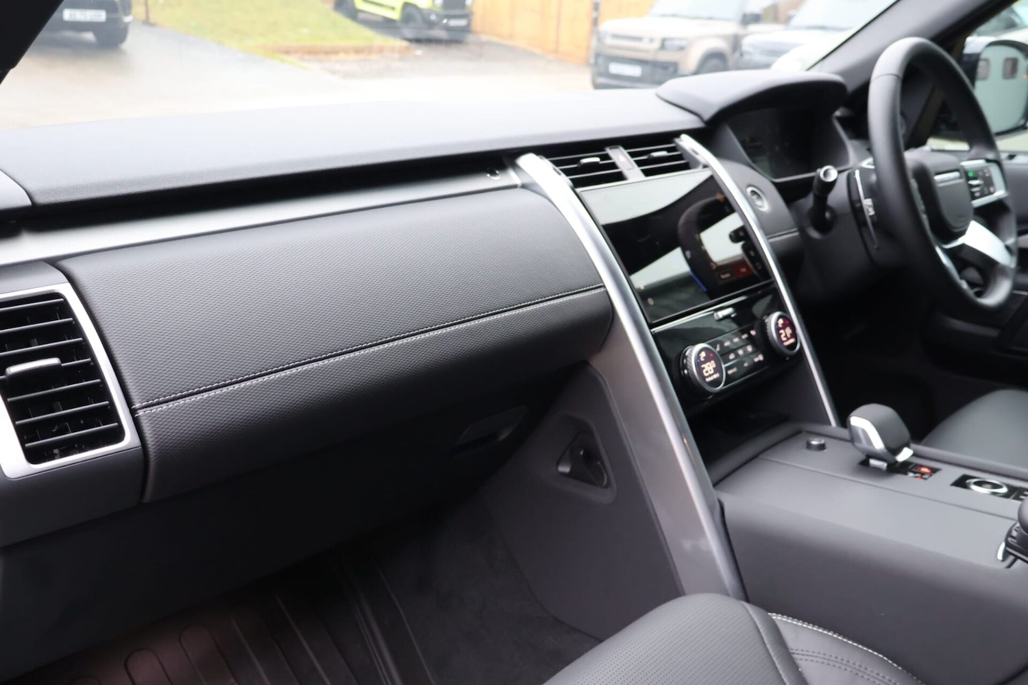 Used Land Rover Discovery 2025 for sale - 77391789: Photo 17